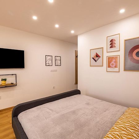 Luxury Studio Living High-End Amenities And Great Location By Flat Mаnager Sofia Buitenkant foto
