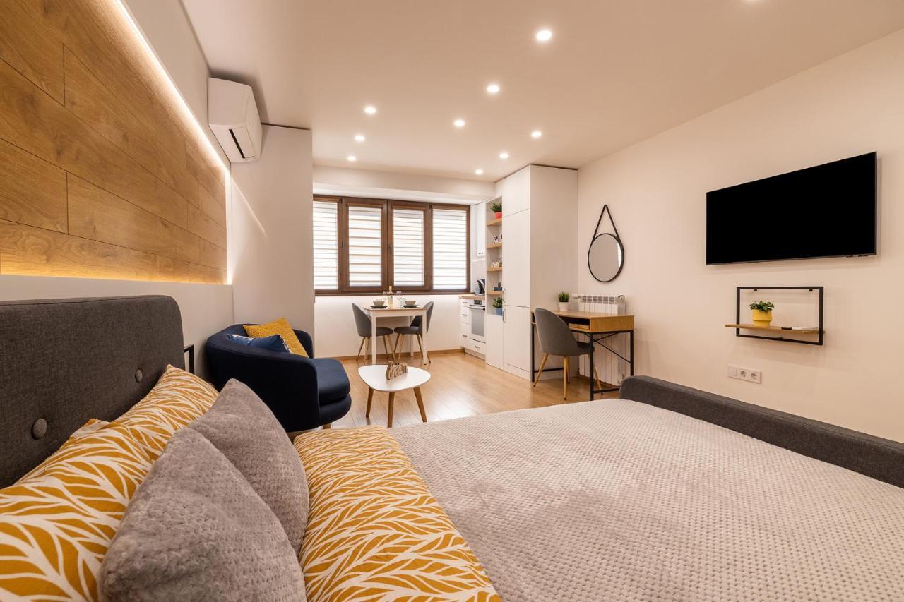 Luxury Studio Living High-End Amenities And Great Location By Flat Mаnager Sofia Buitenkant foto