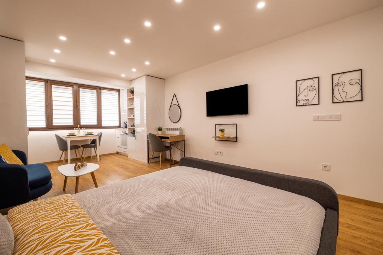 Luxury Studio Living High-End Amenities And Great Location By Flat Mаnager Sofia Buitenkant foto